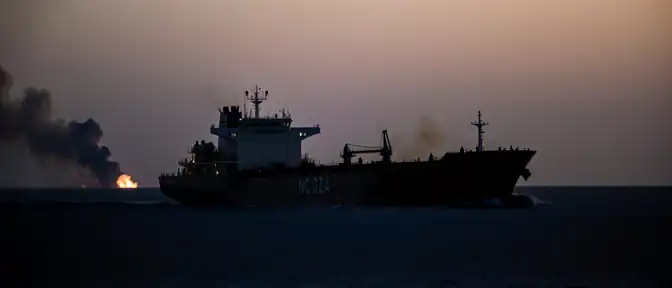 Под прицелом ракет: хуситы усиливают морскую блокаду и атакуют саудовский танкер